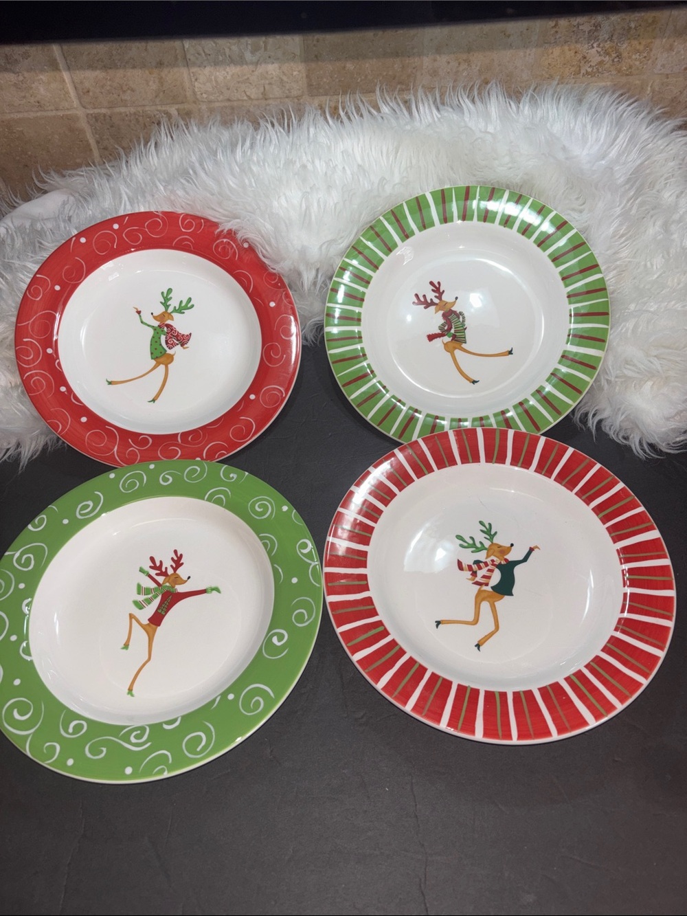 Christmas Holiday Dancing Reindeer Plates Dessert Serving Set of 4